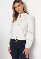 Koszule damskie - Biała Wiskozowa Koszula z Koronkowymi Tasiemkami i Stójką Versa - miniaturka - grafika 1