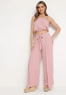 Fioletowy Komplet 2-Częściowy Top na Ramiączkach i Szerokie Spodnie z Wiązaniem i Rozcięciami po Bokach Atrinepia - Komplety damskie Fioletowy Komplet 2-Częściowy Top na Ramiączkach i Szerokie Spodnie z Wiązaniem i Rozcięciami po Bokach Atrinepia - Komplety damskie - miniaturka - grafika 1