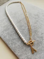 Łańcuszki - naszyjnik perły łańcuszek 45cm dowolna litera STAL - miniaturka - grafika 1