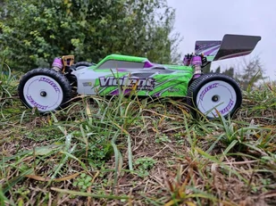 Samochód zdalnie sterowny na pilota RC WLToys 104002 1:10 4WD 2,4Ghz - Zabawki zdalnie sterowane - miniaturka - grafika 4