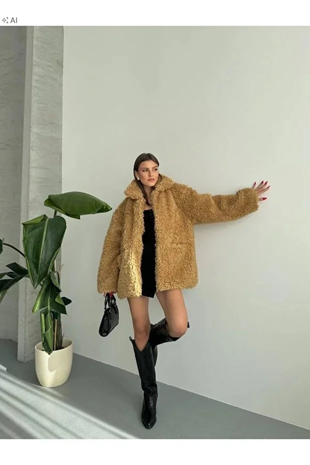 MIĘKKA KURTKA DAMSKA FUTERKOWA W STYLU OVERSIZE M 5IA