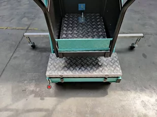 Podnośnik osobowy (udźwig: 140 kg, wymiary platformy: 48x69 cm, maks. wysokość robocza: 482 cm) 00081565 - Wózki magazynowe - miniaturka - grafika 20