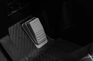 Mercedes AMG G63 dla dzieci Czarny + Pilot + MP3 LED + Wolny Start + EVA + Pasy - Pojazdy elektryczne dla dzieci - miniaturka - grafika 13