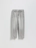 Spodnie i spodenki dla chłopców - Reserved - Jeansy Carrot - jasnoszary - miniaturka - grafika 1