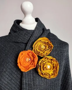 Zestaw 3 Broszek: jesienne musztardowo pomarańczowe - Broszki Zestaw 3 Broszek: jesienne musztardowo pomarańczowe - Broszki - miniaturka - grafika 1