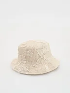 Czapki damskie - Reserved - Ażurowy kapelusz bucket - kremowy - miniaturka - grafika 1