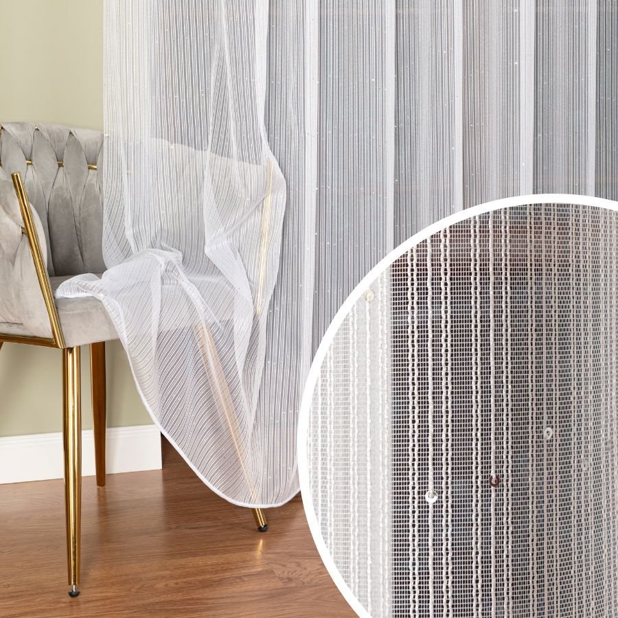 Gotowa firanka do salonu na taśmie marszczącej, kolor biały ze srebrnymi cekinami, rozmiar 300x250 cm