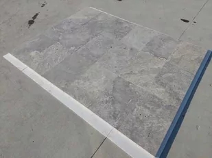Trawertyn Silver Grey 3cm antykowany 40,6x61x3 taras ogród basen - Kostki brukowe i krawężniki - miniaturka - grafika 1