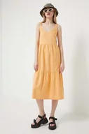Sukienki - Roxy sukienka kolor pomarańczowy midi rozkloszowana - miniaturka - grafika 1