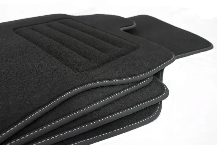 DYWANIKI WELUR PRZÓD GRUBE do Ford Focus MK3 10-18