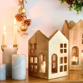 Ozdoby bożonarodzeniowe - Lampion MANGOS domek z drewna mango 15 x 15 x 23 cm HOMLA - miniaturka - grafika 1