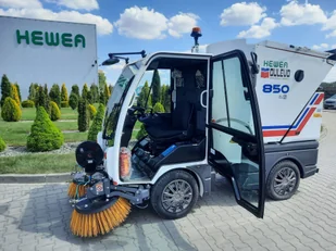 Zamiatarka samojezdna Dulevo 850 - Zamiatarki - miniaturka - grafika 3
