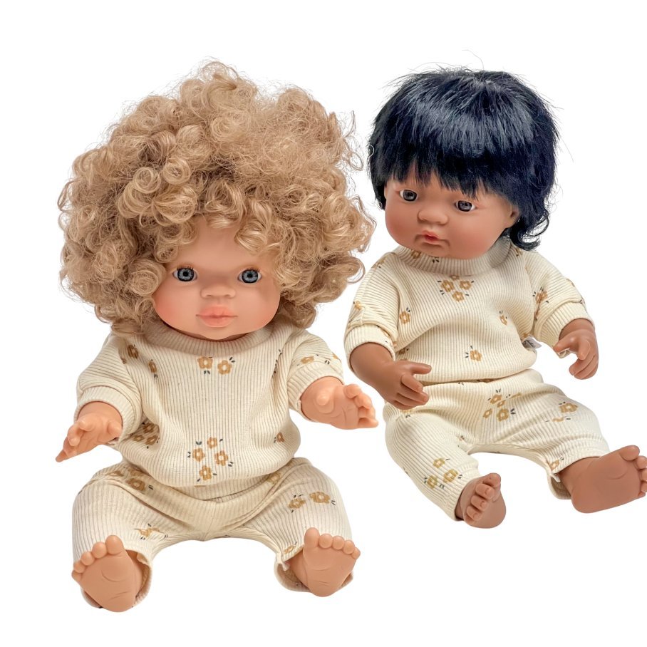 Dres dla lalki Minikane 34, Miniland 38 cm, Paola Reina Gordis 34 cm, kwiatuszki na kremowym