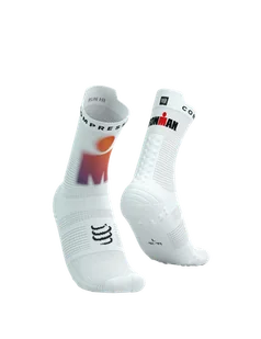 COMPRESSPORT Skarpetki do biegania wysokie PRORACING SOCKS V4 RUN HIGH IRONMAN 2025 white/sunset - Skarpetki sportowe męskie - miniaturka - grafika 1