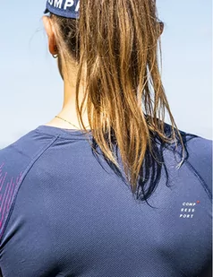 COMPRESSPORT Daszek biegowy ULTRALIGHT VISOR V2 mood indigo/magenta - Czapki i chusty sportowe damskie - miniaturka - grafika 5