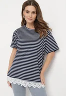 Koszulki i topy damskie - Granatowy T-shirt Bawełniany w Paski z Ozdobną Koronką Priscaia - miniaturka - grafika 1