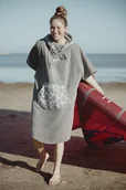 Szlafroki damskie - Surf ponczo plażowe POPIEL light ręcznik kąpielowy - miniaturka - grafika 1