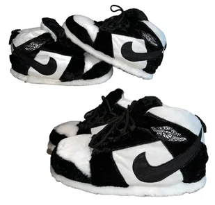 Kapcie Pluszowe czarne inspirowane nike jordan r. 35-44 - Kapcie damskie - miniaturka - grafika 1