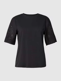 Koszulki i topy damskie - T-shirt z haftem angielskim model ‘YASLEX’ - grafika 1