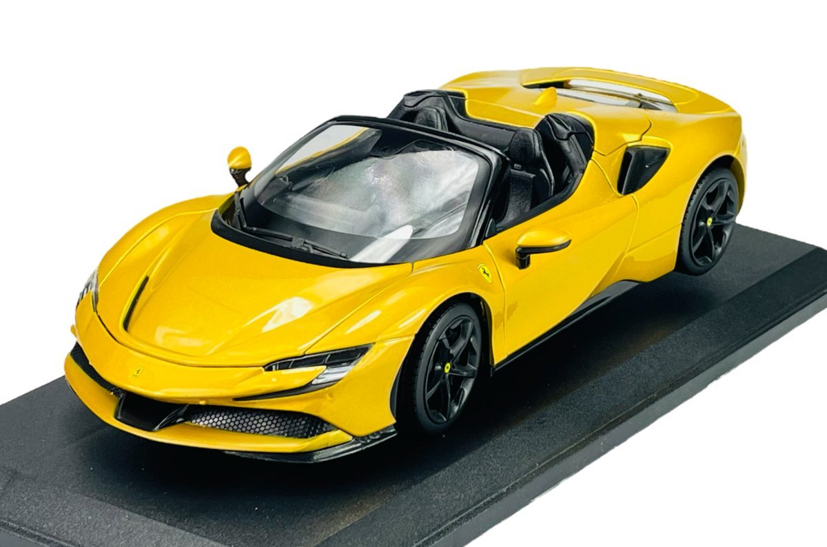 BBURAGO FERRARI SF90 SPIDER ZŁOTY 1:18 16016