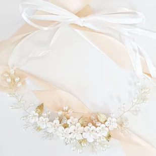 Kokonet, Wianek Białe Kwiaty Złoty Na Komunię Ślub Z Listkami Perłami Giętka Ozdoba - Ozdoby do włosów - miniaturka - grafika 1