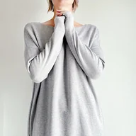 Swetry damskie - Długa sukienka swetrowa Szara - miniaturka - grafika 1