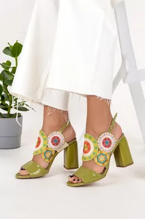 Sandały damskie - Zielone sandały skórzane na słupku zabudowane haftowane PRODUKT POLSKI Casu 2542 - grafika 1
