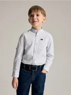 Bluzki dla chłopców - Reserved - Bawełniana koszula ze stójką - jasnoniebieski - miniaturka - grafika 1