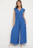 Kombinezony - Niebieski Kombinezon o Kopertowym Kroju z Plisami i Paskiem w Talii Salivania - miniaturka - grafika 1