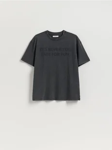 Reserved - T-shirt oversize z nadrukiem - ciemnoszary - Koszulki i topy damskie - miniaturka - grafika 1