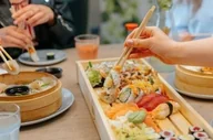 Czasopisma - Romantyczna kolacja dla dwojga w Restauracji Koku Sushi - miniaturka - grafika 1