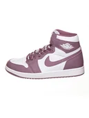 Trampki damskie - Nike Skórzane sneakersy "Air Jordan 1 Retro High" w kolorze biało-fioletowym - miniaturka - grafika 1