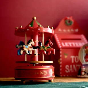 HOMLA SONGA Figurka Karuzela RED - Ozdoby bożonarodzeniowe - miniaturka - grafika 1