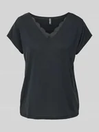 Koszulki i topy damskie - T-shirt o kroju regular fit z dekoltem w serek model ‘KAMALA’ - miniaturka - grafika 1