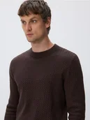 Swetry męskie - Reserved - Strukturalny sweter z bawełny - ciemnobrązowy - miniaturka - grafika 1