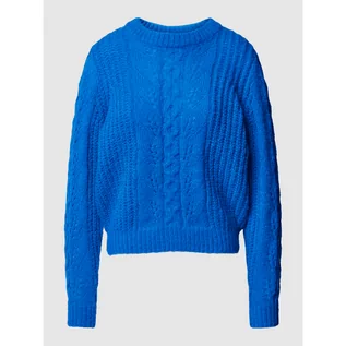 Swetry damskie - Sweter z dzianiny z fakturowanym wzorem model CASSANDRA - Pieces - grafika 1