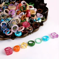 Inne - TEMU 50 szt. Zestaw uroczych prostych pierścionków akrylowych - Bez powłoki przezroczyste i jednokolorowe paski z żywicy - Uniwersalny zestaw - miniaturka - grafika 1