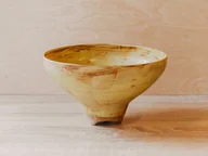 Miski i półmiski - Misa na Nóżkach z Kenzan - Rdzawa Żółć - miniaturka - grafika 1