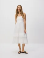 Sukienki - Reserved - Bawełniana sukienka na ramiączkach - biały - miniaturka - grafika 1