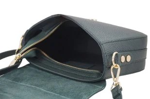 Torebka listonoszka z zamszową klapą - Zielona ciemna - Torebki damskie - miniaturka - grafika 7