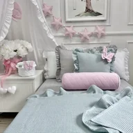 Koce i narzuty dla dzieci - LEKKA NARZUTA 90x180cm WAFELKOWA EUKALIPTUSOWA Z FALBANKĄ - miniaturka - grafika 1