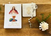 Różańce - Zestaw komunijny - biały różaniec serduszka w etui i modlitewnik - miniaturka - grafika 1