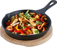 Patelnie - relaxdays Żeliwna patelnia z drewnianą podstawką - miniaturka - grafika 1