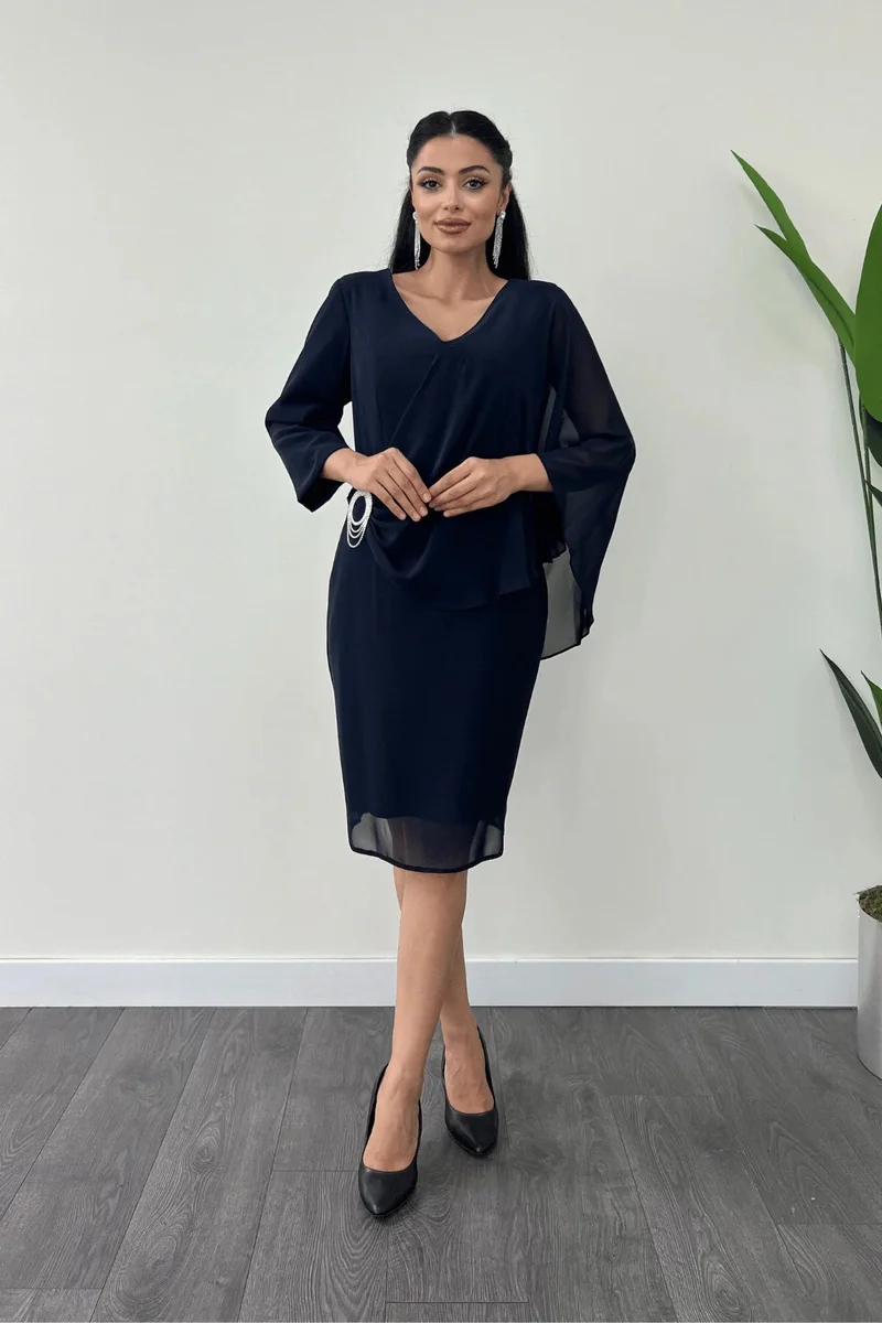 ELEGANCKA GRANATOWA SUKIENKA MIDI Z LEJĄCYM RĘKAWEM I OZDOBĄ 46 5IA