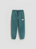 Spodnie i spodenki dla chłopców - Reserved - Joggery z efektem sprania - morski - miniaturka - grafika 1