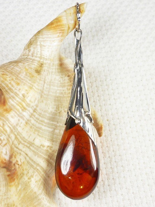 Wisiorek srebrny z bursztynem, handmade 611-41