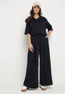 Komplety damskie - Granatowy Komplet z Wiskozą Szerokie Spodnie i Bluzka z Dekoltem w Serek Zeilora - miniaturka - grafika 1