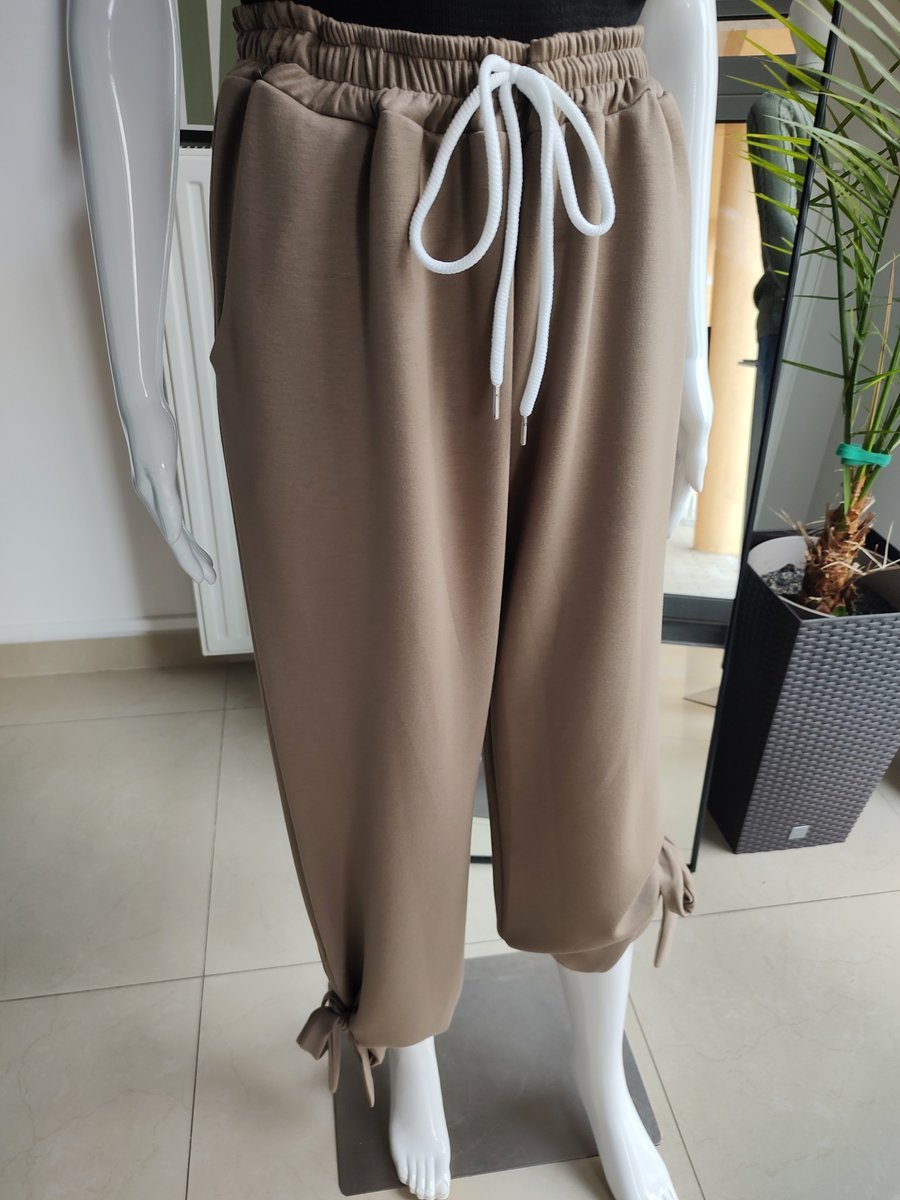 Masełkowe spodnie dresowe z wiązaniem- fango One size