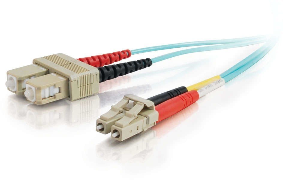 C2G LC-SC 10Gb 50/125 OM3 Duplex Multimode PVC Fiber Optic Cable LSZH - Netzwerkkabel - SC multi-mode M zu LC Multi-Mode M - 2 m - Glasfaser - Duplex - 50/125 Mikrometer - OM3 - halogenfrei - Aquamarin