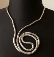 Naszyjniki - Naszyjnik choker – srebrny, modelowany, segmentowy - miniaturka - grafika 1